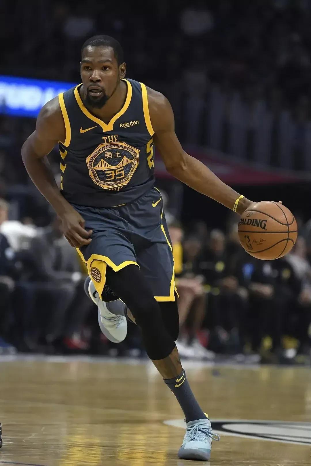 12次助攻 12次助攻