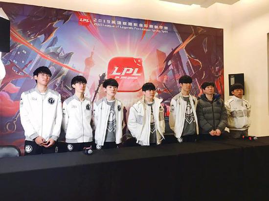 形象带来的 形象带来的