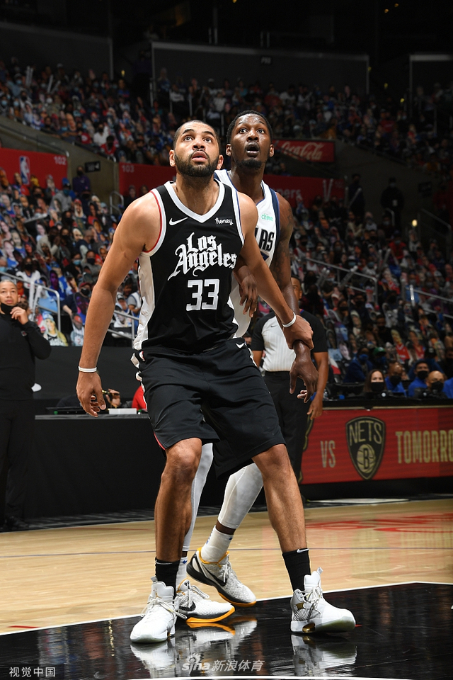 一名外国选 一名外国选